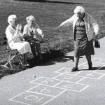 Les femmes qui avaient les mêmes tresses blanches.